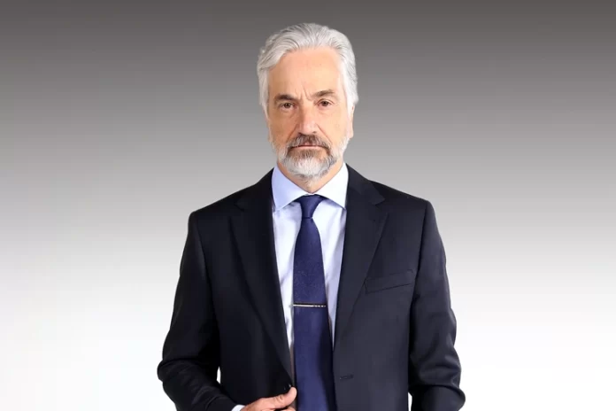 Secretos de familia (Canal 13) Francisco Reyes