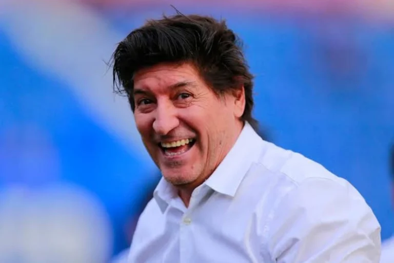 Iván Zamorano será el comentarista de Claudio Palma en Mega