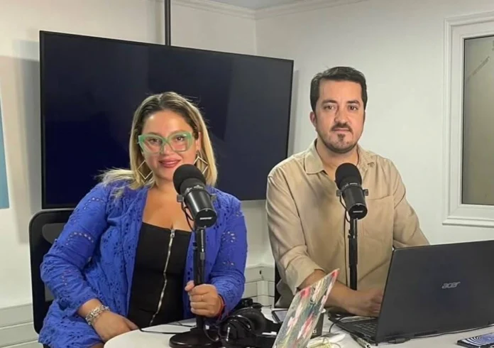 Carlos Grage, periodista de Chilevisión Noticias, despedida de radio La Clave
